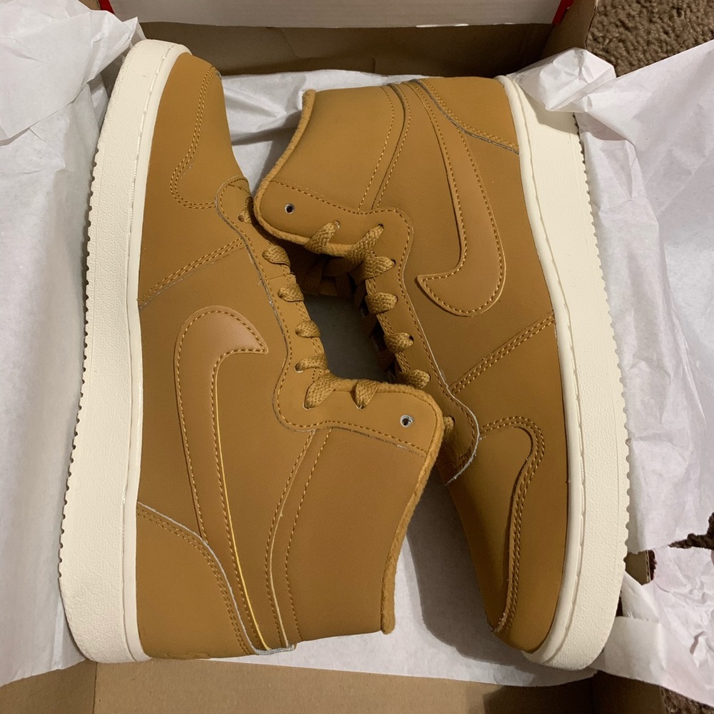 Nike Women's Ebernon Mid SE Casual Shoes AV2478